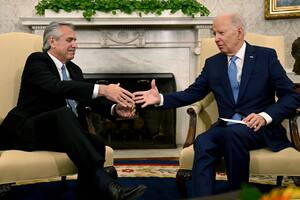 Fernández dijo que con Biden criticaron a Trump: el silencio de EE.UU. y la defensa de Cafiero