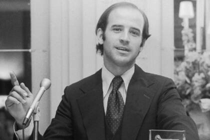 Joe Biden se estrenó en la política cuando muchos de los votantes actuales ni siquiera habían nacido.