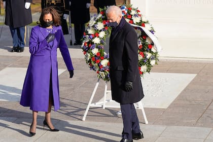 Joe Biden y Kamala Harris en la Tumba del Soldado Desconocido