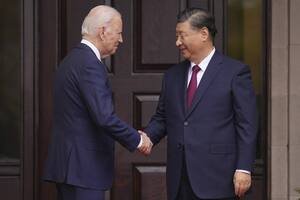 Calificó de “manipulación política” y “error” que Biden se refiriera a Xi como “dictador”