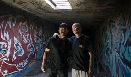 Joe Riordan y Robert Banghart, voluntario y director de divulgación de Shine A Light, quienes descienden cada sábado a los túneles a visitar a sus habitantes y ofrecerles ayuda