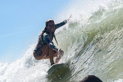Joha dejó Argentina, saltó de país en país, buscando el calor, las olas y un sentido que no podía encontrar.