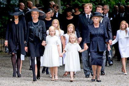 El príncipe fue enterrado el 16 de agosto; toda su familia dijo presente en el íntimo funeral