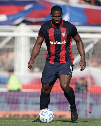 Johan Romaña, zaguero es pretendido por River; en Boedo no conformó la oferta que realizaron desde Núñez