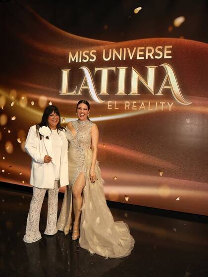 Johana Hernández diseñó dos colecciones para Miss Universe Latina 2025 (Instagram/@glaudibyjohanahernandez)