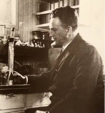 Johannes Schmidt en su laboratorio. Wikimedia Commons