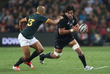 JOHANNESBURGO, SUDÁFRICA - 4 DE OCTUBRE: Steven Luatua, el segunda línea que jugó en los All Blacks y podría ser rival de los Pumas con Samoa