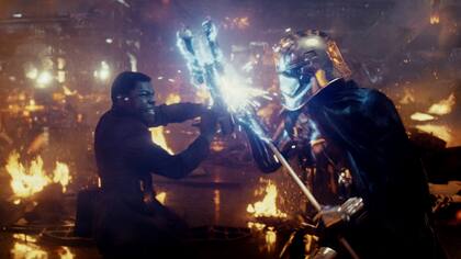 John Boyega (Finn) y Daisy Ridley (Rey), protagonistas de la lucha de la Resistencia contra la opresión del Primer Orden