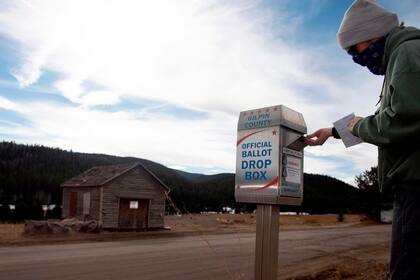 También se votaron cerca de 120 consultas populares