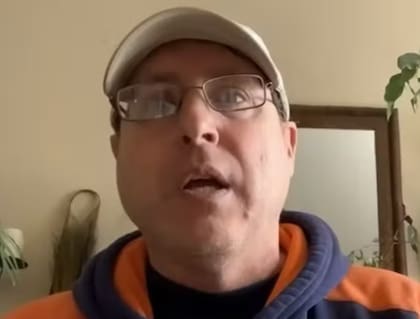 John Davis cuenta a experiencia cercana a la muerte que vivió a los 21 años