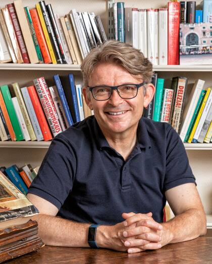 John Dickie, historiador inglés, estudió la historia de la masonería en el mundo