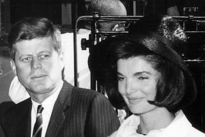 John Fitzgerald Kennedy y su mujer, Jacqueline Bouvier