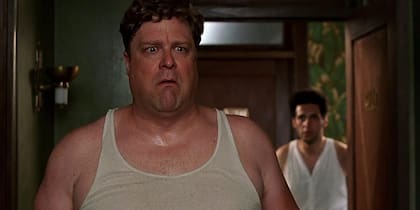 John Goodman fue elegido para interpretar a Charlie Meadows, un aparente vendedor de seguros que comparte hotel con Barton y se convierte en un inesperado amigo, aquel "hombre común" que solo había imaginado en su escritura