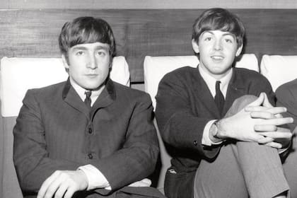 John Lennon y Paul McCartney, en 1963.