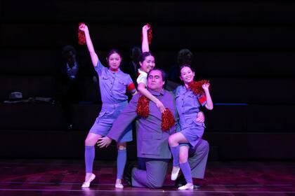 John Matthew Meyers es Mao Tsé Tung en la puesta de la Ópera de París