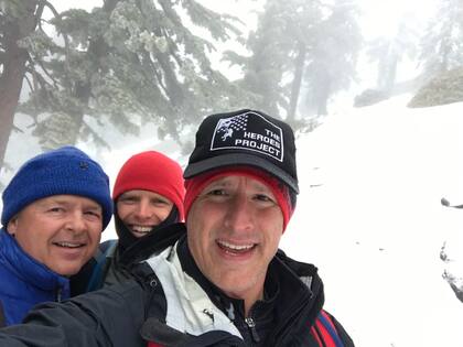 John Michel Magness estaba de viaje en el país jutno un grupo de amigos