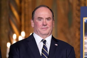 Renunció el jefe de la armada de Estados Unidos en medio de las tensiones en el Pentágono por la guerra