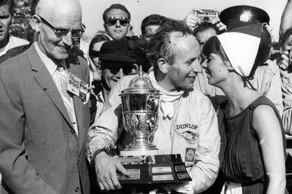 John Surtees corrió para ocho escuderías en la Fórmula 1, la última fue el Team Surtees, la organización que puso en la pista en 1970