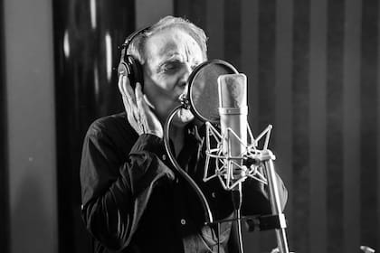 "En el exterior, cualquier artista que llega al disco de Oro es respetadísimo. Acá eso no existe. . Tenés que salir campeón todos los años o te crucifican"