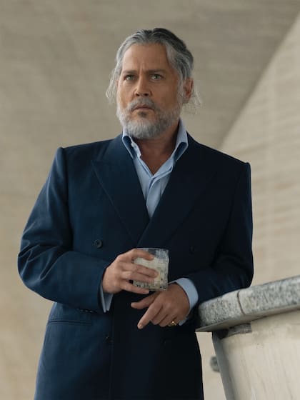 Johnny Depp luce irreconocible en las primeras imágenes de Day Drinker, la próxima película que protagoniza junto a Penélope Cruz