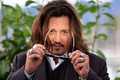 Johnny Depp supo conquistar al público con sus trabajos en El joven manos de tijera, Alicia en el país de las maravillas y ¿A quién ama Gilbert Grape?, entre tantas otras