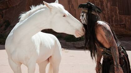 Johnny Depp tuvo que saltar del caballo para salvar su vida durante el rodaje de El Llanero Solitario