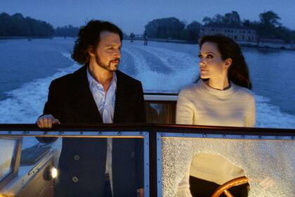 Johnny Depp y Angelina Jolie en El turista
