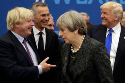 Boris Johnson y Theresa May