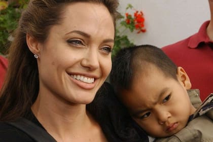 Jolie y su hijo Maddox
