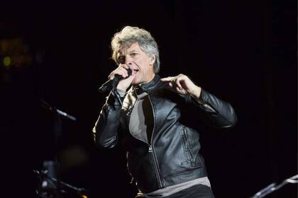 Jon Bon Jovi: canoso y muy medido