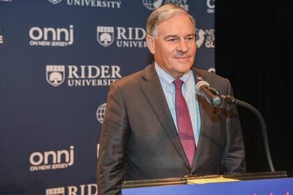 Jon Bramnick, actual senador estatal, enfoca su campaña en reducir impuestos y fomentar acuerdos bipartidistas