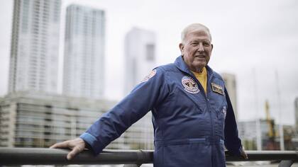 Jon McBride jefe de astronautas del Kennedy Space Center Visitor Complex
