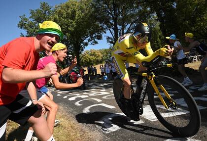 Jonas Vingegaard acelera en los 40,7 km de Rocamadour, donde tuvo un susto sobre el final; es el virtual campeón del Tour