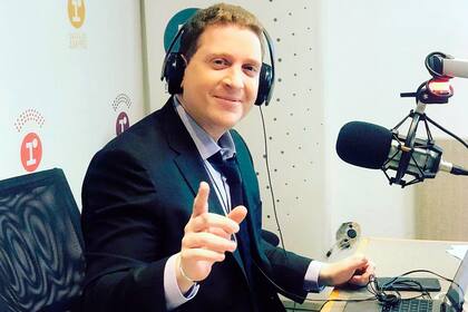 Jonatan Viale, en Rivadavia