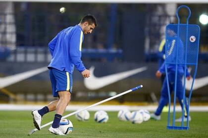 Jonathan Calleri podría usar una máscara ante Belgrano
