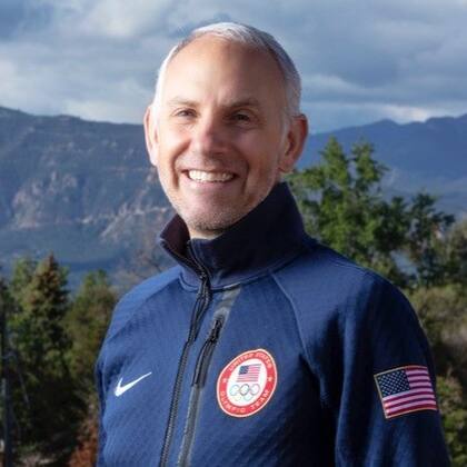 Jonathan Finnoff, el actual director médico del Comité Olímpico y Paralímpico de Estados Unidos, diseñó una estrategia clave para evitar marearse y enfermarse durante los vuelos