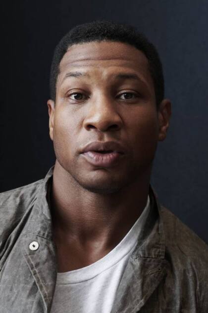 Jonathan Majors fue arrestado el sábado por la mañana acusado de agredir a una mujer en una disputa doméstica