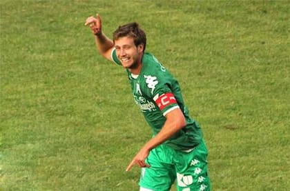 Jonathan Schunke jugó en Ferro desde 2009 hasta 2011, estuvo presente en 75 partidos y anotó tres goles