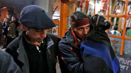 Jones Huala al ser liberado