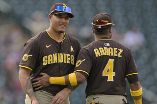 Jonrón 23 de Machado impulsa a Padres a victoria 8-1 sobre Rockies