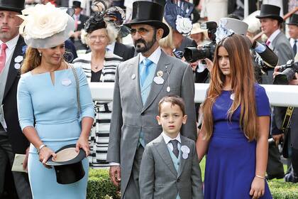 De las seis mujeres de Mohamed bin Rashid Al Maktum, la princesa Haya era la única que participaba en eventos sociales junto a él. Las carreras de Ascot eran una de sus citas predilectas