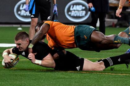 Jordie Barrett concreta el try decisivo, en el final