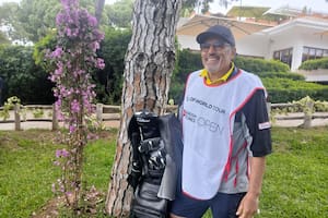 El patriarca de los caddies argentinos: lleva 38 años en Europa y estuvo con el Cabrera más “salvaje”