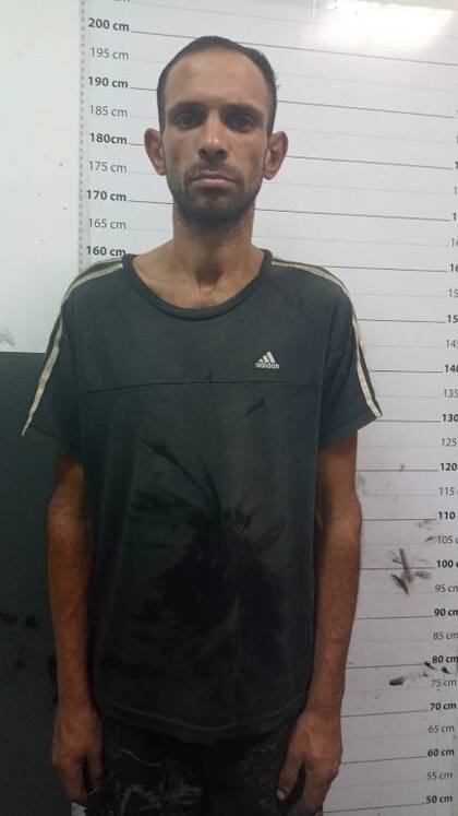 Jorge Alet de 33 años fue encontrado escondido en un árbol