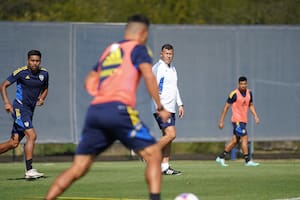 Almirón recupera jugadores, el pedido de Rojo y el curioso equipo titular que probó el DT