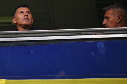 Jorge Almirón siguió la derrota de Boca vs. Colón en uno de los palcos de la Bombonera
