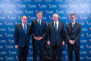 Jorge Argüello (embajador de la Argentina en EE. UU.), Facundo Gómez Minujín (CEO de J. P. Morgan), Marc Stanley (embajador de EE. UU. en la Argentina) y Federico Elewaut (gerente general de Citibank Argentina)