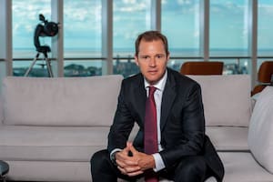 Jorge Brito vuelve a liderar la mayor generadora de energías renovables del país