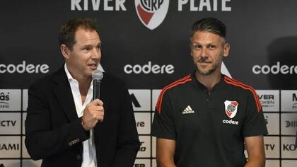 Jorge Brito con Martín Demichelis en River