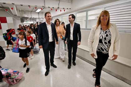 Jorge Brito recorre las instalaciones del nuevo edificio junto a miembros de la Comisión Directiva del club